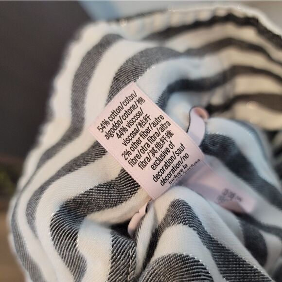 Victoria's Secret Button Down Sleep Top - Picture 8 of 8